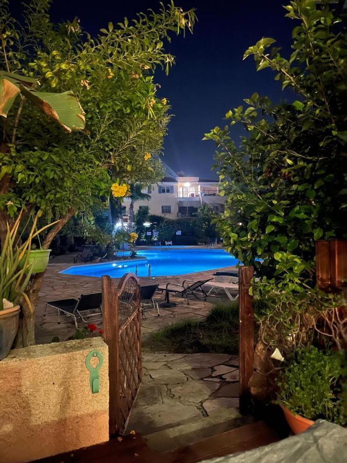 Rachel Suite By The Pool Pafos Exterior foto